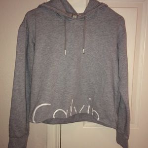 gray sweatshirt